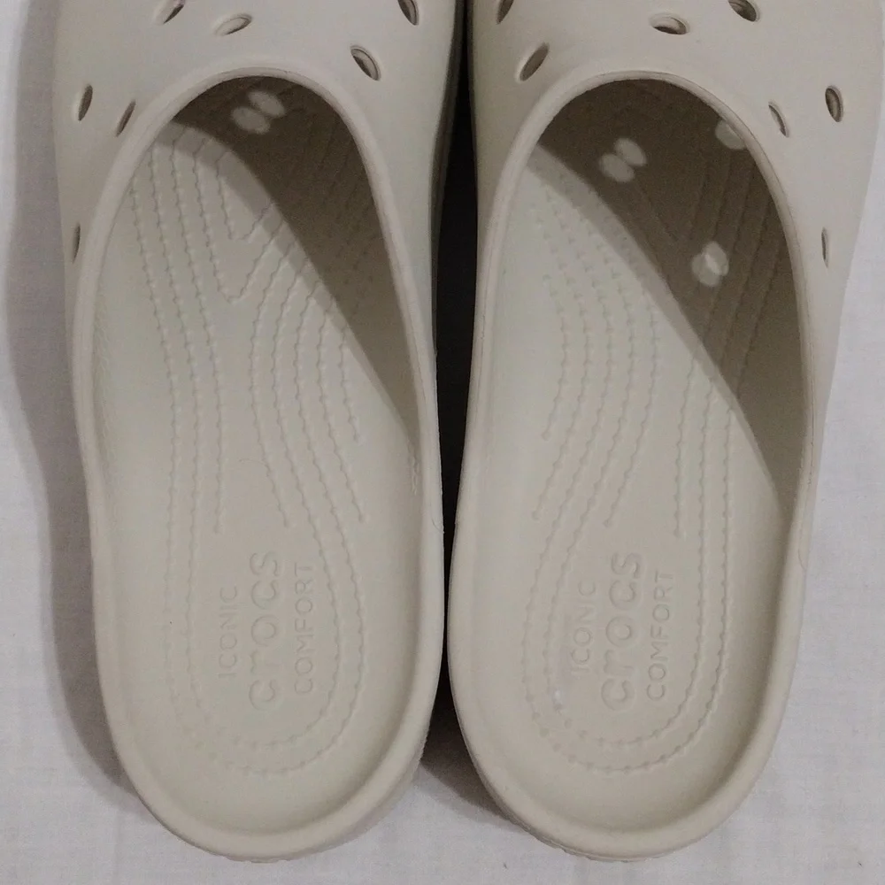 Crocs Classic Platform Slide Sandals Open Toe Lightweight Comfort US 8 Casual